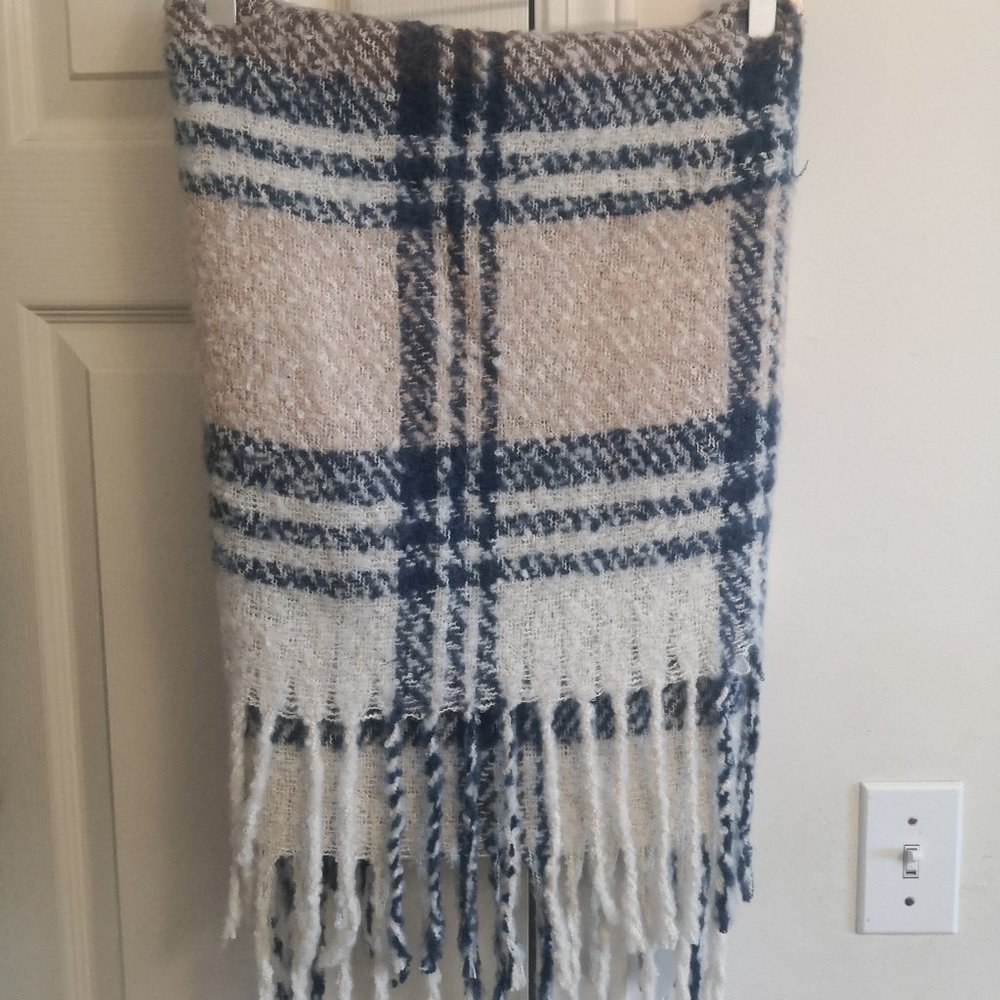 NWT Ardene fringed scarf